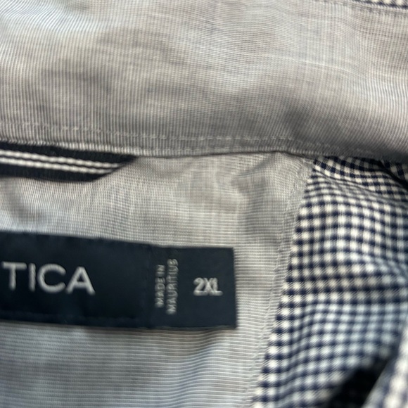 Nautica Men’s Short Sleeve Button Down
Size 2XL - Picture 6 of 8